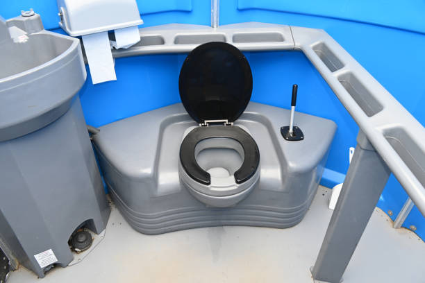 Best Portable restroom trailer rental  in Longview Heights, WA